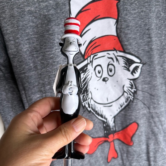 Lot of  DR. SEUSS CAT IN THE HAT TEE Size Small and Pen great teacher gift - Picture 3 of 9